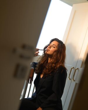 Anushka Luhar Instagram - Mom, I’m a rich man. 

@deepak_das_photography @shraddha.naik @salomipillai @rutu1203