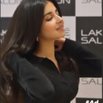Anvesha Vij Instagram - Days like these>> ✨ The all new Flagship Lakmé Salon has launched at Galleria, Powai. Get runway ready looks done by the very best Lakme Fashion Week beauty experts. Sounds interesting, doesn't it? Join the showstopper club and get 20% off all year long.🥳 #Ad #RunwayToEveryday @lakmesalon @lakmesalonpowai 📷: @prashandtap