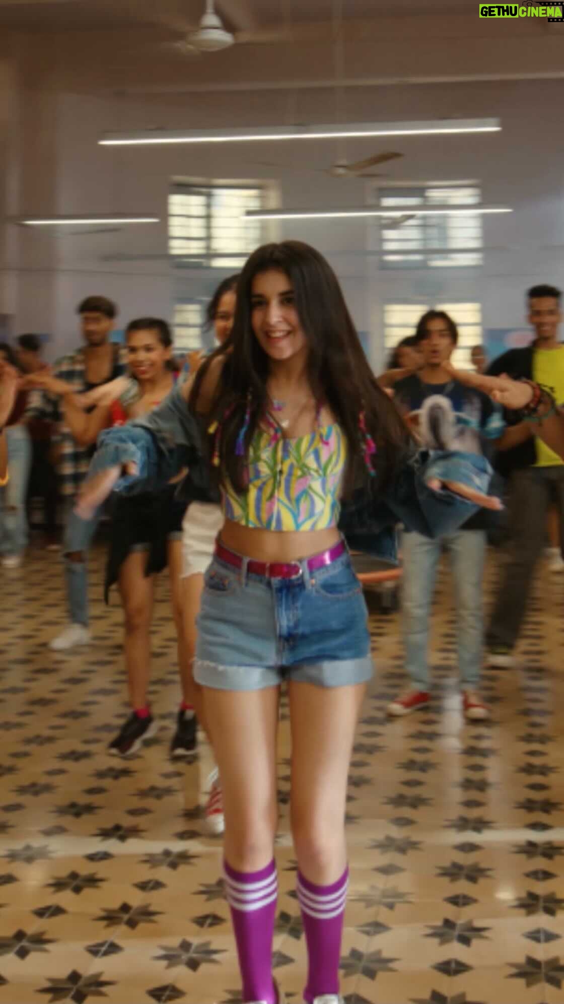 Anvesha Vij Instagram - Bringing you a zesty anthem for ultimate motivation ❤️ #CrashCourseOnPrime, new series Aug 5! @primevideoin @owlet.films @annukapoor @bhanuudayofficial @justudit @pranaypachauri @biditabag @chiragvohra1 @gauravshogun @vasukispunj @mohit_solanki_1_ @hridhuharoon @reel_anushka @riddhikumar_ @bhavesh_roxx @aryan01s @hetalgada19 @anveshavij @vjymaurya @manish.hariprasad @sanjeevkumarnair