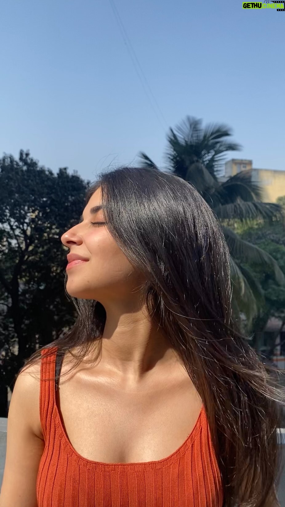 Anvesha Vij Instagram - #AD I’m super excited that I got my hands on the newly launched Maybelline’s Fit Me Fresh Tint. Its 2 in 1 makeup skincare . It is infused with Vitamin C which helps in brightening the skin & SPF 50 as a sun protectant. Gives a very natural coverage that is perfect for daily wear. Go grab your hands on this now! #MySkinTintVitC #FitMeFreshTint @maybelline_ind #MaybellineIndia #MaybellineMakeup