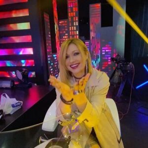 Anzhelika Agurbash Instagram - Смотрите праздничный концерт посвящённый Дню сотрудника органов внутренних дел. 

На канале:
@tvc_russia 
15 ноября, в 12:50 

 #деньполиции #полиция #полицияроссии
🌟Спасибо  моей дорогой @allasoshiny ❤ @allacouture ❤ Платье -👌🤩💥💥💥