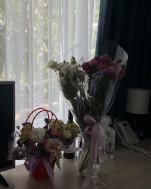 Anzhelika Kashirina Instagram - Идеальные гастроли это когда утром искупалась в море, а вечером играешь спектакль💙
А с идеальным загаром вышел промах)))
Следующие спектакли #охотанамужчин 🎭
1 августа - Новороссийск
2 августа- Сочи