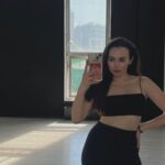 Anzhelika Kashirina Instagram - Итак, спортивные планы на этот год прописала, а именно минимум 2-3 раза в неделю на спорт! Мои лайфхаки « вытащить себя на спорт» : 1. Выйти из дома! Да, я совершенно не могу заниматься дома, мне всегда лень. Поэтому я хожу в спортзал или когда позволяет погода- бегаю и занимаюсь на улице. 2. Если нет сил, то хотя бы немного подвигаться, походить по дорожке, погулять. «Спортивный» аппетит приходит уже во время занятий:) 3. Физические упражнения — это отличный способ снять стресс и получить заряд положительной энергии. Это я точно знаю) Поэтому когда мне, например, тревожно, я иду на спорт:)
