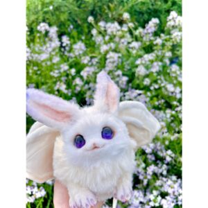 Aoi Yuki Instagram - クノエ色の綺麗な花だ〜って写真撮ってたら母に、
それ大根じゃね？って言われて、ほぇーとなった。
本当に大根かは分からない🥬

 #ぬいぐるみ  #ぬい撮り  #ぬい撮り写真部