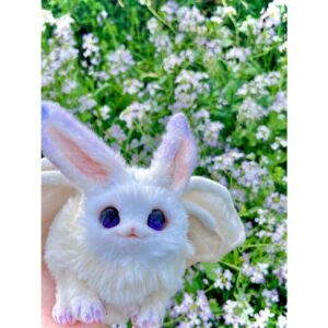 Aoi Yuki Instagram - クノエ色の綺麗な花だ〜って写真撮ってたら母に、
それ大根じゃね？って言われて、ほぇーとなった。
本当に大根かは分からない🥬

 #ぬいぐるみ  #ぬい撮り  #ぬい撮り写真部