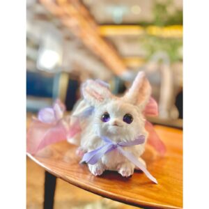 Aoi Yuki Instagram - メロンフラぺおいしかったよねぇ🍈
この日は新しいリボンを付けてのおでかけでした🎀

 #ぬい撮り  #ぬいぐるみ  #ぬいどり  #うさぎ
 #すたば  #フラペチーノ