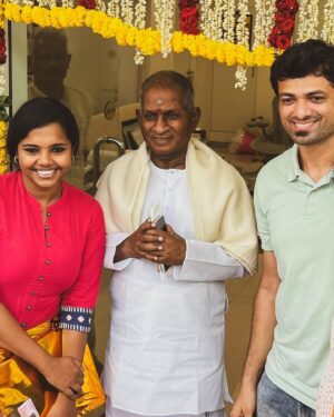 Aparna Narayanan Instagram - Happy birthday dearest Raja sir ❤️ thank you for your music ❤️ we love you ❤️
It was an honour to be able to wish you on your birthday and get your blessings ❤️ thank you so much ❤️

[ Ilayaraja, raaja, isaignani, birthday, sunday, legend, maestro ]