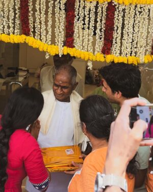 Aparna Narayanan Instagram - Happy birthday dearest Raja sir ❤️ thank you for your music ❤️ we love you ❤️
It was an honour to be able to wish you on your birthday and get your blessings ❤️ thank you so much ❤️

[ Ilayaraja, raaja, isaignani, birthday, sunday, legend, maestro ]