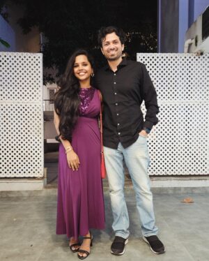 Aparna Narayanan Instagram - Wrapped up 2023 with a memorable New year gig at Cosmopolitan club with @adandtheband and @venkat_ramanan__ ❤️ 2024, I look forward to a wonderful musical year :) wishing you all a very happy, healthy and prosperous year ahead ❤️❤️ lots of love ❤️ 

#2024 #happynewyear #happy2024 #monday #jan1 #happy #aparnanarayanan #singer #performer