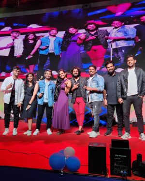 Aparna Narayanan Instagram - Wrapped up 2023 with a memorable New year gig at Cosmopolitan club with @adandtheband and @venkat_ramanan__ ❤️ 2024, I look forward to a wonderful musical year :) wishing you all a very happy, healthy and prosperous year ahead ❤️❤️ lots of love ❤️ 

#2024 #happynewyear #happy2024 #monday #jan1 #happy #aparnanarayanan #singer #performer