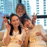 Apasiri Nitibhon Instagram - มาบวงสรวง ละคร กลิ่นมาลี 🌸🌼ได้เจอกันก็แฮปปี้แล้ว😊♥️💯selfie จนกล้ามขึ้น🤭💪🏼 #กลิ่นมาลี #ช่องวัน31 #rpaselfie #งานอาภา 20.5.67