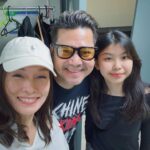 Apasiri Nitibhon Instagram - หนูโตมากับเพลงพี่ๆเค๊าาา😊😁เป็นช่วงวัยที่มีความสุขกับเพลงของทุกๆคนเลยจริงๆค่ะ👏🏼👍🏼 💯♥️ ขอบคุณแทนคนฟังทุกคนด้วยนะคะ🥰พวกเรามีความสุขกับสิ่งที่พวกคุณทำ😊♥️💯 #ตัวพ่อตัวแม่ตัวมัมตัวมารดา 🙏🏼🎤😊 #grammyrshit100concertvol2