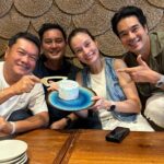 Apasiri Nitibhon Instagram - สุขสันต์วันเกิดพี่อั๋นพี่คนโตของเรา🥳 ขอให้พี่มีความสุขแข็งแรงปลอดภัยสร้างเสียงหัวเราะให้พวกเรายาวๆไป😄🥰 เราจะรักและดูแลกันอย่างดีที่สุดตลอดไปค่ะ รักพี่อั๋นมากๆนะจ้ะ♥️💯🎂 #พี่อั๋นพี่คนโตเป็นโปรจ้ะ😁 #พี่อ่ำเป็นพี่ชายๆๆๆจ้ะ😆👧🏻👨🏻 #rpasirifamily