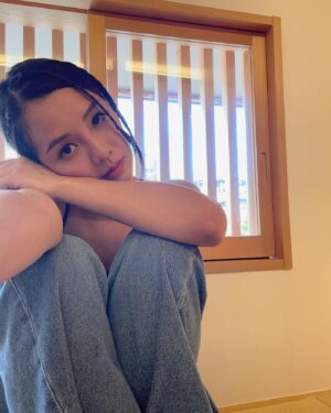 Apple Chan Instagram - Different people walk in,
at different stage of our life for a reason. 
Do cherish and be thankful for that. 
Now I’m alone on this journey for a reason and I’ve found myself :)