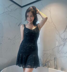 Apple Chan Instagram - TGIF! Last photo of me in long hair ☺️