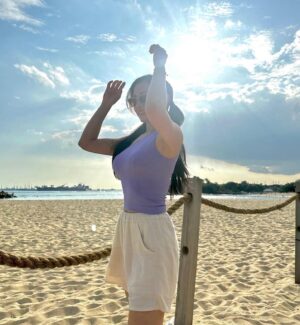Apple Chan Instagram - Nothing can stop me from the sun,sand and sea because I have Apondle50 protecting me from the strong UV! 

#apondle50 #apondleforyou #bestsunblock #sg