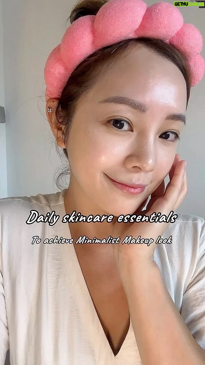 Apple Chan Instagram - *BUY 2 get 1 FREE* My daily go-to skincare for the minimalist flawless look. Apondle’s Biggest Sale is going on just before 2023 ends! Don’t miss the chance! #skincare#apondle#spf50#sunblock#sunscreen#pa #nonsticky#antiaging#beauty#toningcream#refinepores#brightening#evenskintone#sg#musthave#onlineshopping#essentials
