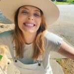 April Bowlby Instagram – “Joy is not made to be a crumb” ~ Mary Oliver —- 🐭🍪

🌻Spring Collection 🐝 @christydawn 
#regenerativefarming #spring 🌱#farmtocloset 🌏