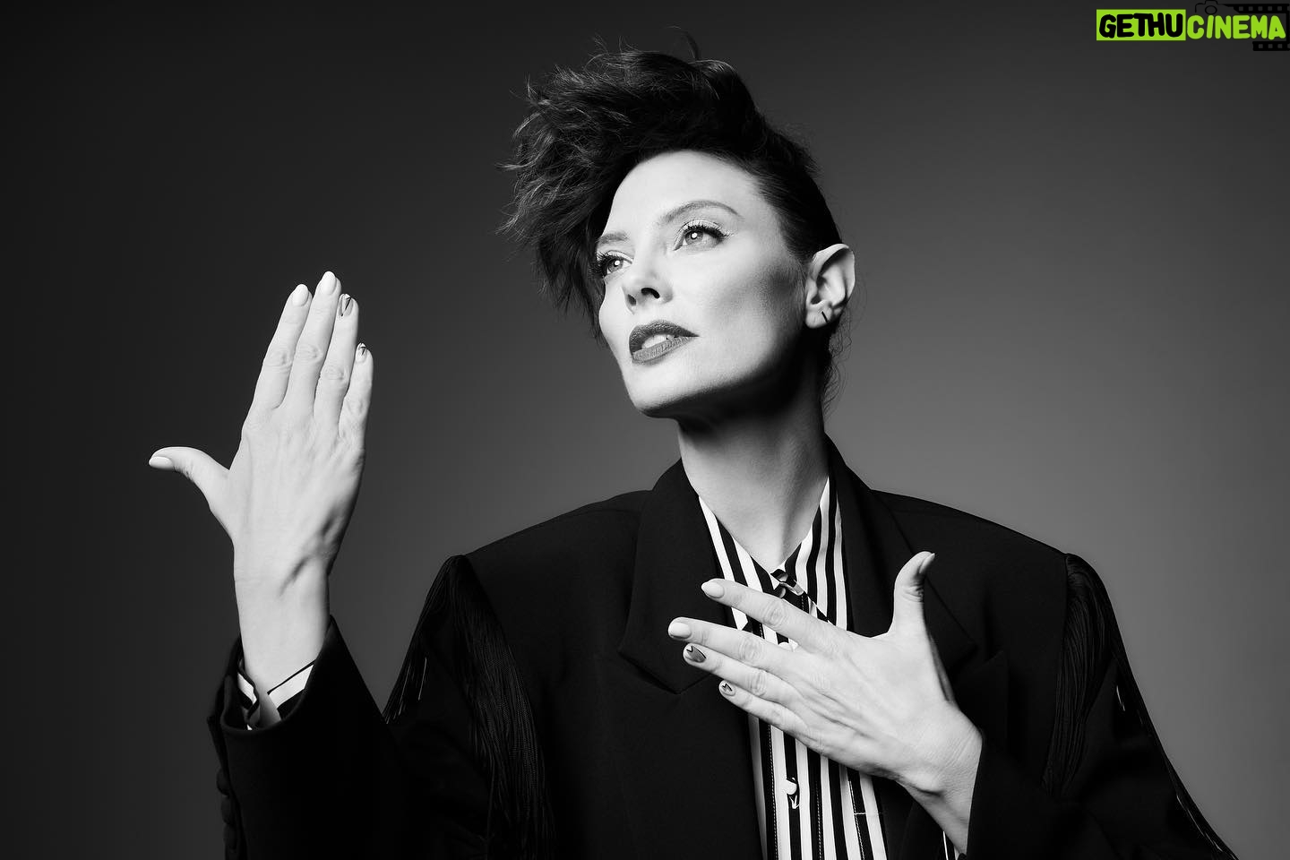 April Bowlby Instagram - “I don’t know where I’m going from here, but I promise it won’t be boring” #bowie Thank you 👏🏻to these incredible artists who helped recreate Bowie adoreation⚡️💜 📸 @adamhendershott 🧥 @iamsaraacevedo 💄 @theadorable1 💇🏼♀️ @ontheedge_beauty #bowiewednesday #dreamy