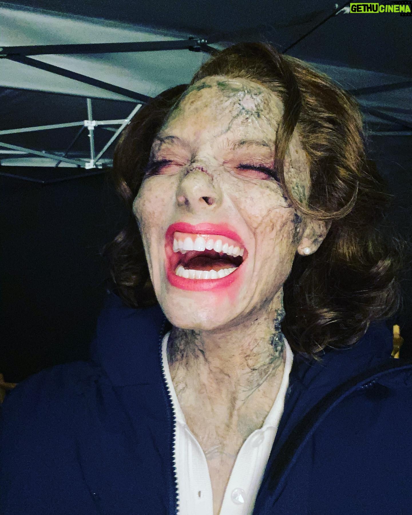 April Bowlby - 12.1K Likes - Sooooo that was a fun episode 🧟♀️💀