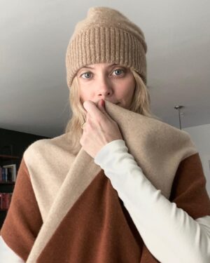 April Bowlby Instagram - Mmmm @lafayette148ny @theory__  #designedbywomen #runbywomen 🤍