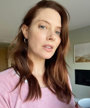 April Bowlby Instagram - @bondeyejewelry 
Everyday 😍