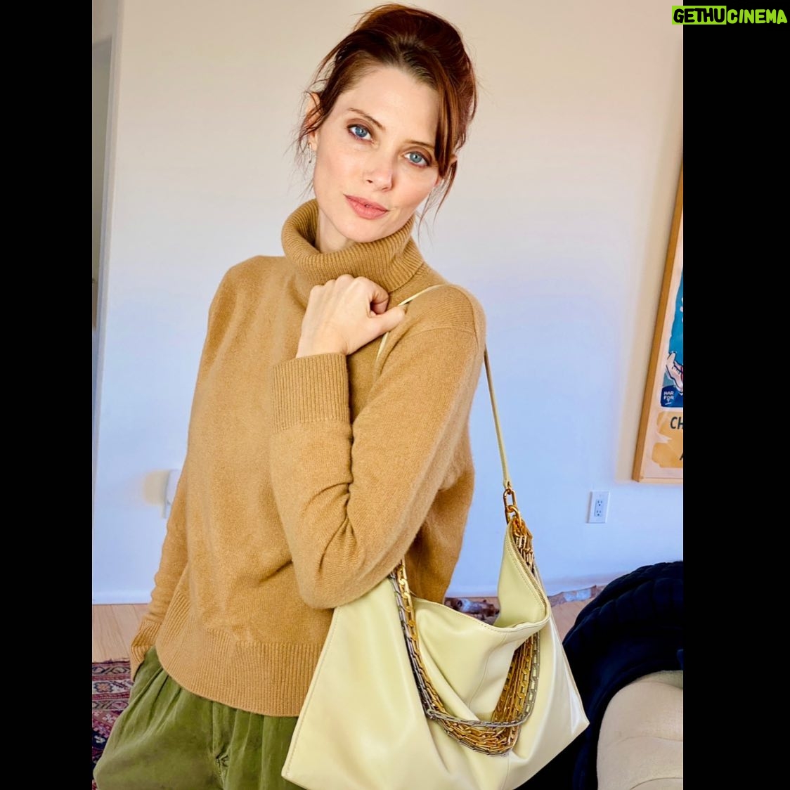 April Bowlby - 16.8K Likes - 🍦