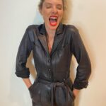 April Bowlby Instagram – 🖤✔️⚫️▪️♟♠️