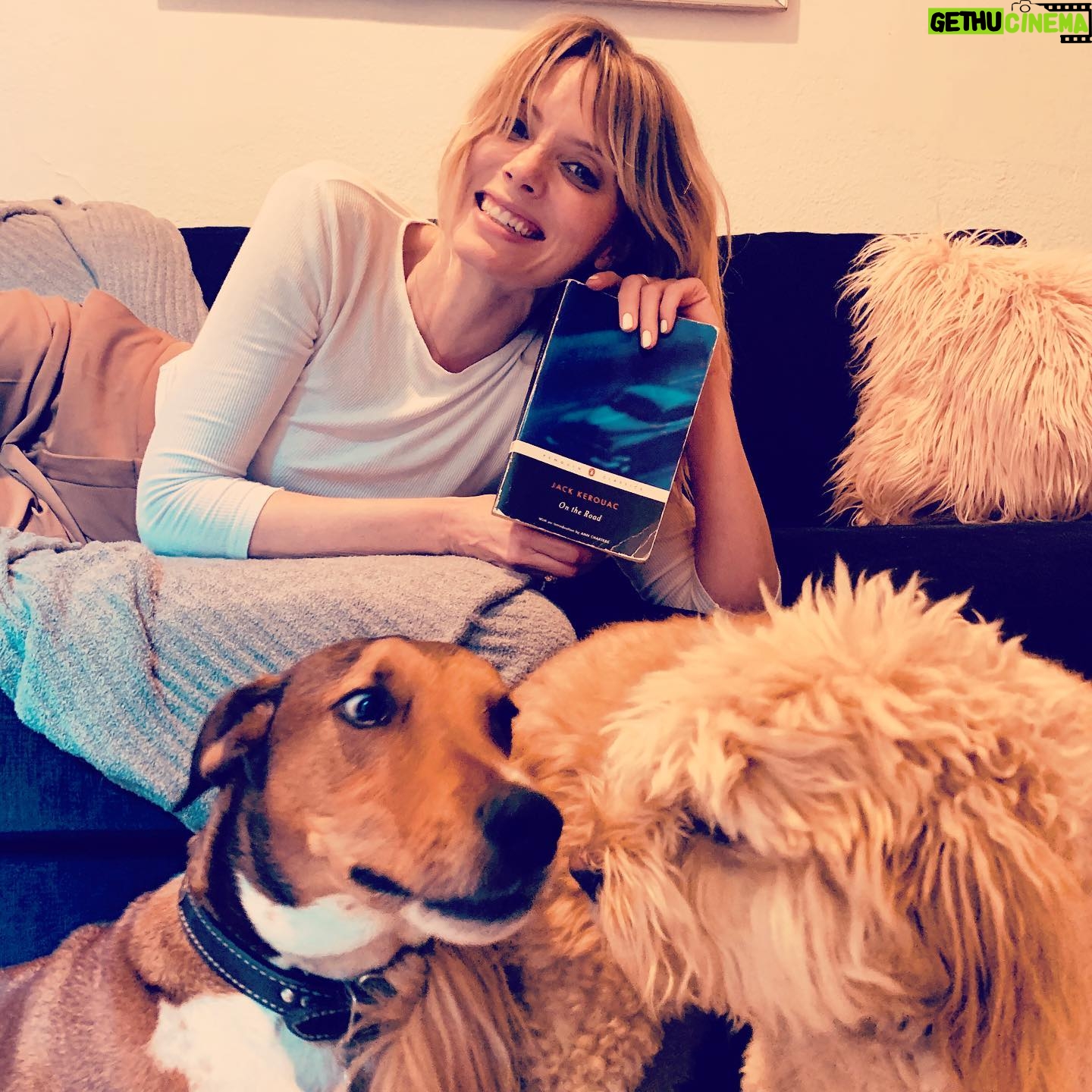 April Bowlby - 7.9K Likes - “Everyone Says Hi” is the Bowie song that most completes this read for me. @75reads 2nd episode of “On the Road” is live! #bowie #songs #givealisten #podcast #75reads