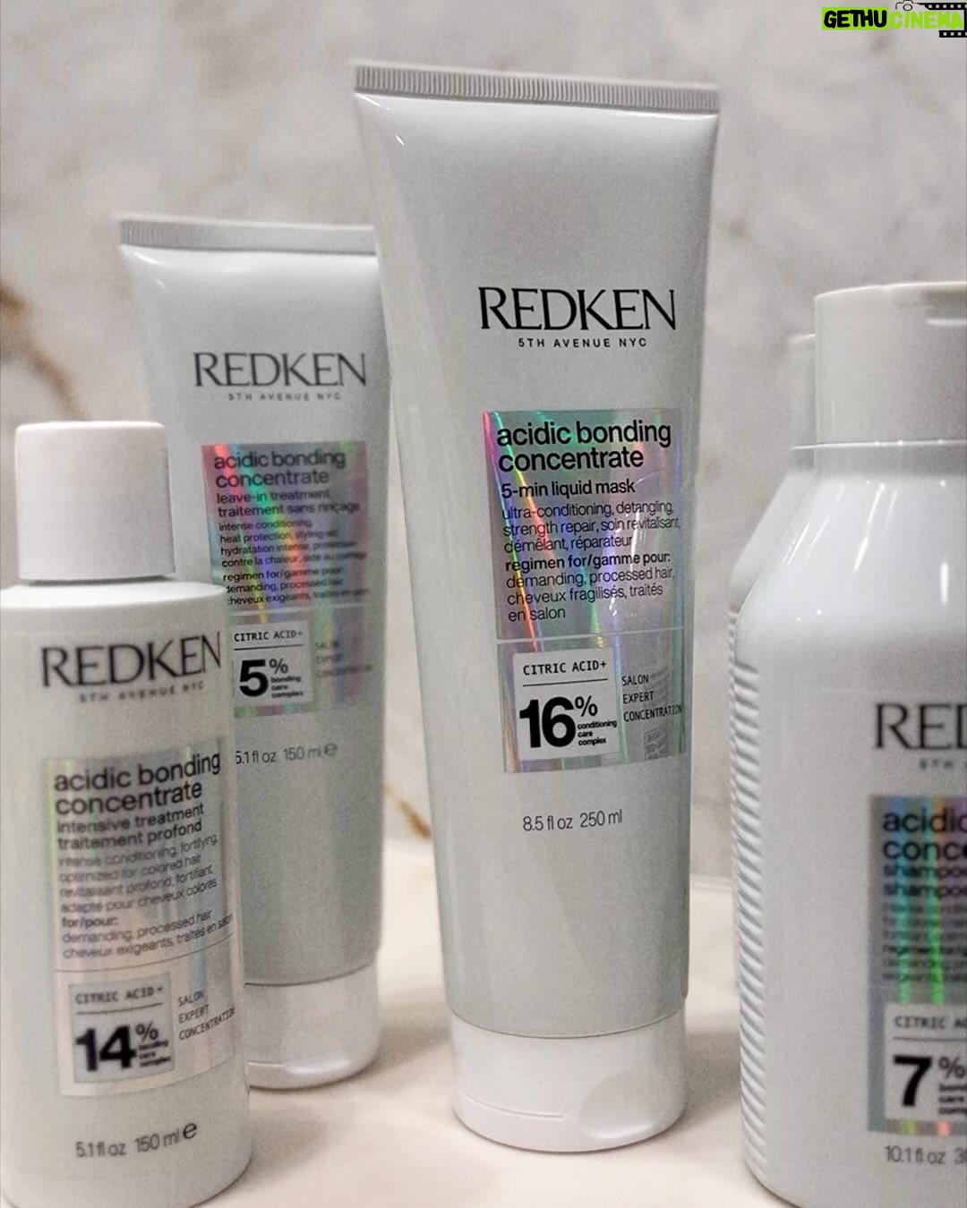 April Ivy Instagram - #Pub A nova máscara líquida que atua em apenas 5min veio acrescentar 3x mais hidratação e reparação à minha rotina de cabelo ✨ Se já era completamente apaixonada pela gama ABC da @redken_pt , agora ainda fiquei mais ❤️ #redken #redkenPT