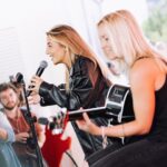 April Ivy Instagram - Comecei na indústria da música com 16 anos, e estou quase com 10 anos de carreira (como é que é possível @nelsoncunha 😮‍💨) . A verdade é que não me lembro de vida sem música, e não me lembro de música sem @rockinrio . Após o meu showcase na conferência de imprensa contei à Roberta que não perco um ano de festival desde os meus 13 anos, e estar neste cartaz é um sonho tornado realidade. Tenho estado meio desaparecida sim, mas porque decidi que não quero lançar música só porque sim. Estou a dar tudo de mim para que este disco vos apresente a outro lado da April, a Mariana - a Miley da Hannah 😅 querem ouvir um bocadinho do que aí vem no meu concerto dia 23 no #SuperBockDigitalStage ? ❤️ swipe para o último slide para verem 13 year old Mariana na frontline do Ed Sheeran hihiii