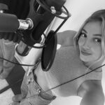 April Ivy Instagram – Lately life has been between Lisbon and Miami🌴 Desde o verão passado que tenho estado focada no meu novo album. Surgiu a oportunidade de gravar tanto em Lisboa como em Miami com equipas incríveis de produtores, e assinar com uma equipa de management nos Estados Unidos que contam com 23 nomeações e 9 Grammys. Representam artistas como o Walshy Fire dos @majorlazer , @jperryofficial , @izyareyoukiddingme entre tantos outros. Tem sido uma aventura incrível tanto em Portugal como por lá, e às vezes parece que estou a viver um sonho por estar rodeada de tanto talento✨ Obrigada por continuarem desse lado pacientemente a aguardar e prometo que estou a dedicar-me com toda a alma para que este album vos apaixone tanto como me tem apaixonado a mim escrevê-lo ❤️ @milkandblackdigital @sonymusicpt @creativetitans