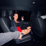 April Ivy Instagram – Lately life has been between Lisbon and Miami🌴 Desde o verão passado que tenho estado focada no meu novo album. Surgiu a oportunidade de gravar tanto em Lisboa como em Miami com equipas incríveis de produtores, e assinar com uma equipa de management nos Estados Unidos que contam com 23 nomeações e 9 Grammys. Representam artistas como o Walshy Fire dos @majorlazer , @jperryofficial , @izyareyoukiddingme entre tantos outros. Tem sido uma aventura incrível tanto em Portugal como por lá, e às vezes parece que estou a viver um sonho por estar rodeada de tanto talento✨ Obrigada por continuarem desse lado pacientemente a aguardar e prometo que estou a dedicar-me com toda a alma para que este album vos apaixone tanto como me tem apaixonado a mim escrevê-lo ❤️ @milkandblackdigital @sonymusicpt @creativetitans