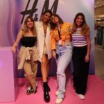 April Ivy Instagram - As minhas lágrimas não são de derrota, são de vitória. A última vez que pisei um palco foi no festival da canção, e foi dos momentos mais difíceis da minha vida. Não correu como queria. Recebi um ódio nas redes sociais absoluto e todas as portas na indústria da música que tanto trabalhei para conquistar desde os meus 15 anos, fecharam-se. Este novo single marca um ponto de viragem no meu percurso profissional onde volto a fazer aquilo que tanto amo. Ao longo da vida, todos precisamos de pessoas que acreditem em nós e que nos digam que conseguimos… e por isso quero deixar um agradecimento especial. Obrigada a todos por serem a minha rede de apoio, por acreditarem em mim, e por desbloquearem vários obstáculos que encontrei ao longo deste percurso. Hoje tenho a agradecer a vocês @dianataveira , @diogodiaspage , @fatima.neto e equipa @milkandblackdigital , @sonymusicpt , @stegoproducer , Brunex , @afonsolcfferreira e Ben @mariajoaofortes , @nelsoncunha , @hm , @dinodsantiago , @amariaresende , família e fãs. A minha música Dum Durum estará disponível em todas as plataformas digitais a partir de dia 16, até lá podes ouvir em exclusivo na @megahitstagram ✨