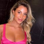 April Ivy Instagram - #PUB Desde que fiquei loira , reforcei o cuidado com o meu cabelo especialmente nesta altura do verão 💗 Partilho aqui convosco a minha rotina com a gama ABC de @redken_pt, que salvou o meu cabelo e o deixou forte e super hidratado. Agora com uma nova estrela, o novo condicionador em spray para cabelos finos ✨ #redken #redkenpt