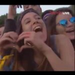 April Ivy Instagram - Comecei na indústria da música com 16 anos, e estou quase com 10 anos de carreira (como é que é possível @nelsoncunha 😮‍💨) . A verdade é que não me lembro de vida sem música, e não me lembro de música sem @rockinrio . Após o meu showcase na conferência de imprensa contei à Roberta que não perco um ano de festival desde os meus 13 anos, e estar neste cartaz é um sonho tornado realidade. Tenho estado meio desaparecida sim, mas porque decidi que não quero lançar música só porque sim. Estou a dar tudo de mim para que este disco vos apresente a outro lado da April, a Mariana - a Miley da Hannah 😅 querem ouvir um bocadinho do que aí vem no meu concerto dia 23 no #SuperBockDigitalStage ? ❤️ swipe para o último slide para verem 13 year old Mariana na frontline do Ed Sheeran hihiii