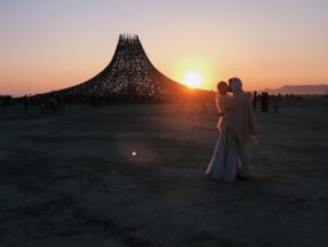 Arabella Drummond Instagram - Desert sunrise for the most beautiful wedding ceremony on the playa! @bess_bessie & @mavanly love always ❤️#blackrockcity #burningman