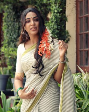 Aradhya Ann Instagram - Mallipoo.. 
#likeforfollow#likeforlikes#gaintrick#sdvtodos#gainwithcarlz#gainwithmchina#gainparty#followtrain#chuvadelikes#100likes#kerala#sections #india #malayalam #mallu #kochi #photography #love #keralagram #instagram #godsowncountry #malayali #keralatourism #keralagodsowncountry#kozhikode#malappuram#positivemalayalam#instanekerala#godsowncountry#instagood#malapuram

@welcome_talents
@trendzz_of_insta
@keralaforyou
@creative_zone_photography
@moodgram.kerala
@fashion_kerala_official
@photography_ishttam
@insta_thattukada
@kerala_photo_graphy_lover
@keralaportfolio
@nte.clik
@_keralagram
@nte.padam
@picstay_kerala
@neelakoduveeli
@lightrcom
@lightroom.india
@auragramz
@canonindia.official
@photographers_of.india
@world.photography_page
@ourkeraladays_
@kerala360
@moodyframe.kerala
@visuals.360
@featuregram
@colours.of.india
@moodygrams
@models_.of._mallus
@agrima_events_model_management
@cinemapranthan
@cineflickz
@photo_praanthan4