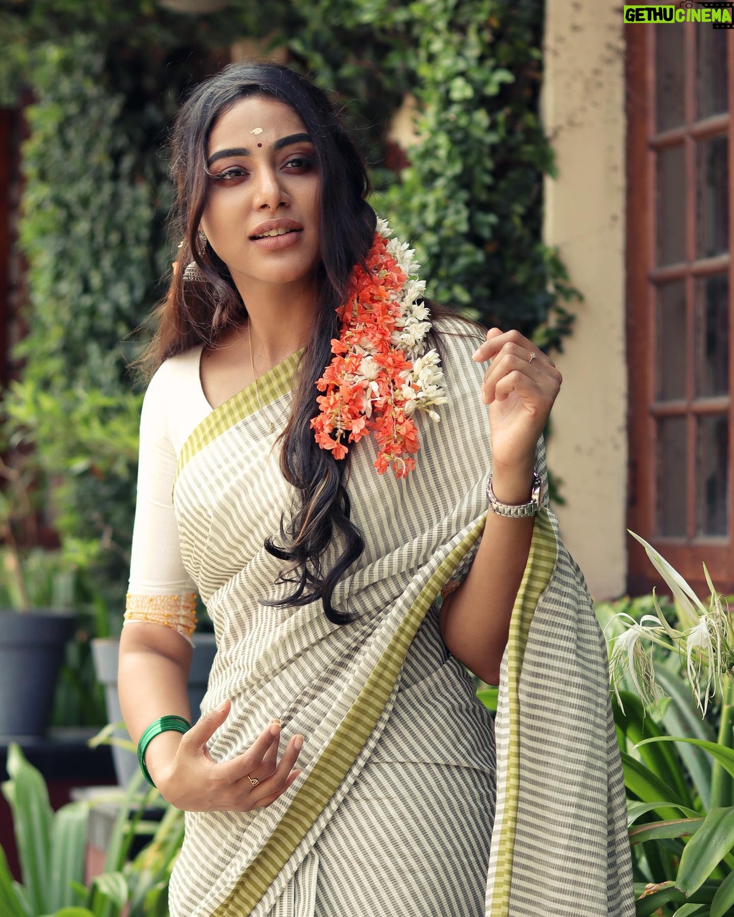 Aradhya Ann - 4.9K Likes - Mallipoo..
#likeforfollow#likeforlikes#gaintrick#sdvtodos#gainwithcarlz#gainwithmchina#gainparty#followtrain#chuvadelikes#100likes#kerala#sections #india #malayalam #mallu #kochi #photography #love #keralagram #instagram #godsowncountry #malayali #keralatourism #keralagodsowncountry#kozhikode#malappuram#positivemalayalam#instanekerala#godsowncountry#instagood#malapuram
@welcome_talents
@trendzz_of_insta
@keralaforyou
@creative_zone_photography
@moodgram.kerala
@fashion_kerala_official
@photography_ishttam
@insta_thattukada
@kerala_photo_graphy_lover
@keralaportfolio
@nte.clik
@_keralagram
@nte.padam
@picstay_kerala
@neelakoduveeli
@lightrcom
@lightroom.india
@auragramz
@canonindia.official
@photographers_of.india
@world.photography_page
@ourkeraladays_
@kerala360
@moodyframe.kerala
@visuals.360
@featuregram
@colours.of.india
@moodygrams
@models_.of._mallus
@agrima_events_model_management
@cinemapranthan
@cineflickz
@photo_praanthan4