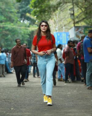 Aradhya Ann Instagram - #iffk2022 
#ifffk #iffktrivandrum #iffklive #iffkdays #red #westernwear #cinematography #cinematic #cinema #malayalam #kakkipada 

📷 : @dhanuj_achu