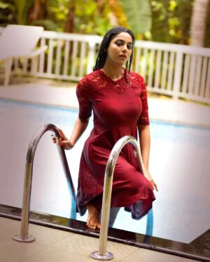 Aradhya Ann Instagram - 🔥
📸 @abnormal_grapher 
#foto #artist #artistsoninstagram #sunset #streetphotography #streetphotographyindia #portrait #blackandwhite #pictureoftheday #instadaily #model #cute #instaphoto #makeup #keralamodel #actress #malayalam #canonphotography #landscapephotography #wedding #instalike #girl