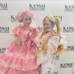 Arakawa Instagram - sugar nineブースありがとうございました💖💖💖💖💖💖💖💖💖💖💖💖💖💖😭😭😭😭😭😭😭😭😭😭😭😭😭😭 2枚目はイェナさんとの写真です💖💖💖💖😍 ギャルネイルにすごい興味持ってくださって 「테바기다」テバギダ💖(やばい的な意味だと思われます)頂きました🤣💖💖💖 可愛すぎた‼️‼️‼️‼️‼️‼️‼️‼️‼️‼️ 絶対応援‼️‼️‼️‼️‼️‼️‼️‼️‼️‼️‼️‼️ 折田涼香ちゃん😭💖💖あなた様かわいすぎますります。 惚れました。同じ場所にえくぼありました。(アゲ) トークブースも一緒で最高でした😭💖😍‼️‼️‼️ ありがとう‼️‼️‼️‼️‼️‼️ み、、、みかにゃん⁉️⁉️ランウェイから降りてきたお姿見て 目飛び出るかと思って反射的に「みかにゃん？😡😡早よ写真撮ろ😡かわいすぎ、😡😡」ってキレてしまいました...（笑） いい加減にして、いつも圧倒的美で殴ってくれてありがとう(怖) 盛山さーーん‼️‼️‼️‼️ 見取り図さんMCお疲れ様でした🥹💖💖💖💖‼️‼️‼️ 我ら吉本なり卍💪💪💪💪（笑） いろんなモデルさんうろうろする中、 2人肩身狭くて気づいたら写真撮ってましたね☺️💖💖爆笑 どんな状況も楽しめるのも含めてわたしは芸人最高って思います💖💖💖💖（笑） 盛山さんは唯一わたしのポジティブX投稿を褒めてくれるお方💐らぶ！！！ #関西コレクション