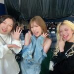 Arakawa Instagram - 関西コレクション2024にエルフもお邪魔させて頂いておりました🙇‍♀️💖💖💖💖💖 こちらはme emselectさんのステージの可愛すぎるお衣装でございます😝‼️💖💖💖💖🐰 こんなランウェイの世界のラの字もわからんよーな 若手芸人を女子の憧れの場所に立たせて頂き、 本当はポージング土下座をさせて頂きたいほどの感謝でございます🙇‍♀️‼️🤍🤍🤍 お洋服、かわいすぎ！！！！！！！ 無理！！やばい！！！！ 関西出身な私は関コレを見に行ったことがありました！！、 自分とは無縁な世界と思った場所に芸人として帽子の耳を掴みながら写真を撮らせていただけるなんて、人生捨てたもんじゃないです！！ ほんとにありがとうございました！！！！ 我らが師匠あかりんさんともお会いしました😝💖💖 (あかりんさんに憧れているのであかりんさんが野菜食べたってストーリーに書いてたら私もその場で野菜を焼く女、荒川でございます) モデルさんはほんとにすごい！🙇‍♀️🙇‍♀️🙇‍♀️🙇‍♀️🙇‍♀️‼️‼️‼️‼️‼️‼️‼️‼️‼️‼️‼️‼️‼️‼️‼️🤍 関コレ、夢をありがとう‼️‼️‼️‼️‼️