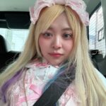 Arakawa Instagram - 姫👸ぎゃる💖！ @babu_melo ちゃんにばぶ👶メイクもしてもらったり💖 めちゃ楽しかった！ 吉本のYouTubeチャンネルに上がるはず‼️ 私はロリータファッションが大好きなんだけど、眺める専門なのでめっちゃ嬉しかったあ😭💖💖🪽 このお洋服は自分で自分を幸せにする女の子💖って感じの強さがあってめっちゃすきでした💖💖💖💖あまめろなにからなにまでありがとう🤍🎀 #撮影の時間がタイトすぎて #あまめろちゃんと2人で写真撮るの必死www #スタッフさんは早くしてくだい #こんな機会ないんだからもっと自撮りさせて #の攻防戦でしたwwwww
