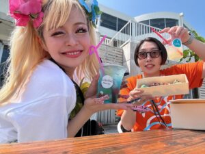 Arakawa Instagram - 沖縄国際映画祭🩷
ありがとうございました💖😍😭💖😭💖💖💖💖

鬼の弾丸www
仕事と思い出詰め込みまくりの一泊でしたwww🌺🙂‍↕️

兎さん、ナダルさん、はる、紅しょうがさんと
飲ませてもらった飲み会が
忘れられない。爆笑爆笑爆笑　
おもろすぎた

紅しょうがさんとご飯も食べさせてもらった🥹🪽💖
紅しょうがさんのことがもっと大好きになった日です❤️😭
あの2人面白すぎるし、カッコ良すぎる、もーめちゃくちゃです💖💖💖💖💖💖💖😝😝😝
ずっと幸せでいてねー💖💖💖💖💖💖💖

#弾丸すぎた
って打とうとしたら
#の欄に
#弾丸すぎたけど楽しかった
のタグめちゃくちゃ出てきたｗｗｗｗｗｗ
みんなもどっかで弾丸で遊んでたんやと思ったらめちゃ笑ける（笑）
弾丸って思い出詰め込みまくるからどっと疲れるけど、楽しいょね
ｗｗｗｗｗｗｗｗｗｗｗｗｗｗｗｗｗｗｗｗｗｗｗｗｗｗｗｗ