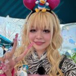 Arakawa Instagram - ディズニー、夢をありがとう💙🏰💙 4月20日王様のブランチ🫅❤️❤️トレンド部 ぜひよろしくお願いします💖💖💖💖💖💖💖 藤森さん、NOAさんありがとうございました😍💖🌸💙💙 #トレンド部らぶ🥹🩷🩷🩷 いい天気で最高‼️‼️‼️‼️‼️‼️ #晴天推し 一枚目マネージャーさんが不意撮り(?)してくれてた😭💙💖💙💖💙 ずーっと自撮り部な私、歓喜（笑） インカメうますぎてどんだけ大人数でも全員写せるからいつも右手が携帯を離れることはないので（笑）嬉しかった🥹🥹