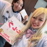 Arakawa Instagram - アラサーシンデレラ限界JK🪽💖💖💖💖💖🎀(キラン) 今年のシンデレラフェス💖👠2024 イベントナビゲーターをさせて頂くことになりました💖💖💖💖💖💖💖💖😭🫶🫶🫶💡((((((歓喜)))))) さいたまスーパーアリーナ👶💖💖💡💡💡 やばスンギ‼️‼️‼️‼️‼️‼️‼️‼️‼️‼️‼️‼️ チームシンデレラのみんな、きてくれるZ世代のみんな、 青春をバカ騒ごう🤣💖💖💖💖💖(今年のコンセプトまぢ熱い😭🪽) チームシンデレラのみんなが寄せ書きくれたよお😭❗️💖💖泣ける‼️‼️‼️‼️‼️‼️‼️‼️ありがとお😭💖💖💖‼️🪽🪽 #初めみんなと出会ったときクラッカーで #サプライズしてくれたのだけど #びっくりしてお腹緩んでチャック弾け飛んだの #ほんとに情けないwwwwwww 6月9日🌸🫶たのしもお😇💖💖🪽 GALLZ @gallz_cosmetics のブースも出るんだょ❗️❗️❗️楽しみすぎ嬉しすぎ