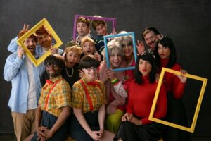 Arasha Lalani Instagram - the established friend group! #drugs