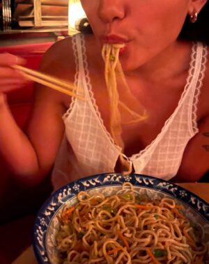 Arawinda Kirana Instagram - 🥟xo