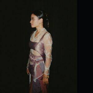 Arawinda Kirana Instagram - A little bit about my outfit at FFI✨

You all know me firstly as “that #Berkain girl”😂 And how I love representing my identity through fashion, specifically kain Indonesia. 

For my very first red carpet event, I was lucky enough to meet @jonathandytan and his assistant @gloriastephanie__, people who listened, and were willing to collaborate to help channel my identity through pieces that truly represented what I stand for.

This gorgeous sheer kebaya top I am wearing is from @___anw, which is then layered by the most breathtaking contemporary purple top by @hiantjen, crafted with Indonesian textiles. Bedazzled with jewelry by @tuloladesigns and @houseofjealouxy, and brushed flawlessly by @ryanogilvy and @firdajeanhair.

What was very special, was that I wore a couple of personal good-luck tokens that night.

1) The tusuk konde I was wearing is part of the most exquisite antique Mahkota Bugis set, which my partner @bukiegn gifted to me for my birthday last month. 

2) The kain I wore that night was Songket Tenun Baron, from my personal collection, which previously belonged to my mother.

Photographs by @jonathandytan @gloriastephanie__ @agrasuseno @yestianovira